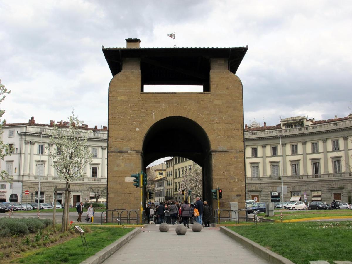 Porta Santa Croce *